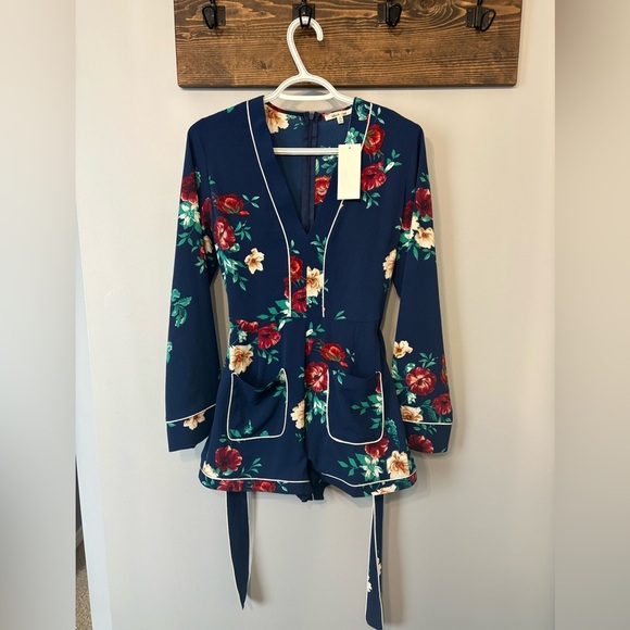 Floral Long Sleeve Romper size Small - Picture 2 of 8